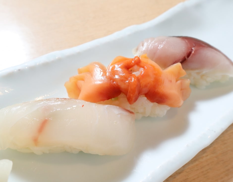 ひらめ・赤貝・〆さばの握り